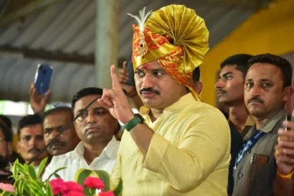 धनंजय मुंडेंची राष्ट्रवादीच्या अधिवेशनाला अनुपस्थिती: तब्येतीच्या कारणाने गैरहजर