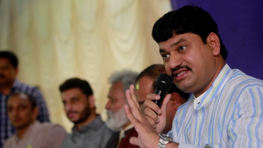 https://www.thehansindia.com/news/national/beed-sarpanch-murder-case-ncp-minister-dhananjay-munde-resigns