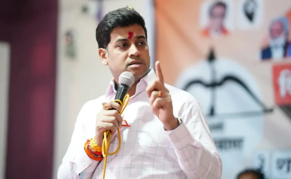 श्रीकांत शिंदेंचा विरोधकांवर निशाणा | म्हणाले, आम्ही आमच्या कामात व्यस्त